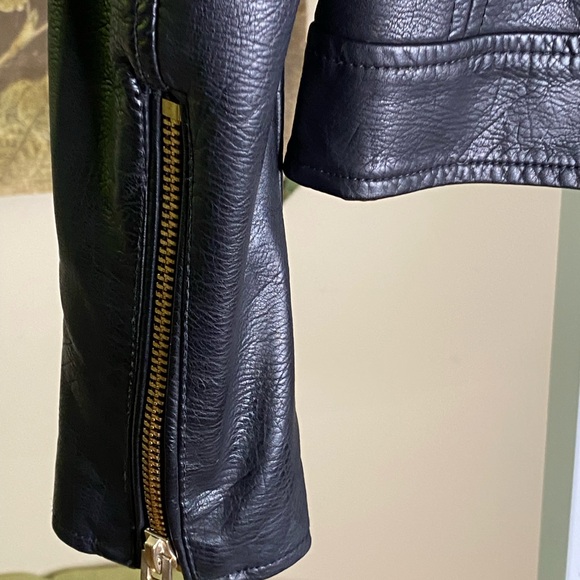 Blank NYC Vegan Moto Jacket Looks New Size XS Gold Tone Hardware Retail $125 - Picture 5 of 14